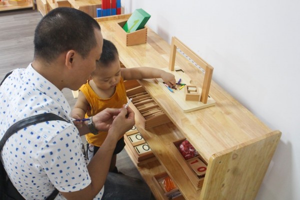 Giới thiệu các góc và giáo cụ trong chương trình Montessori