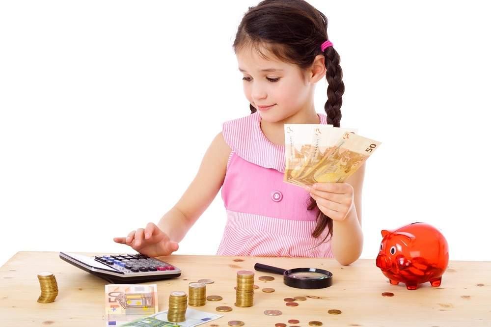 Các mốc quan trọng trong giáo dục con cái về tiền bạc